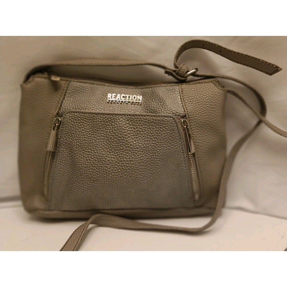 Reaction Kenneth Cole  Crossbody Soft Gold  /Tan 2 Outer Scissors